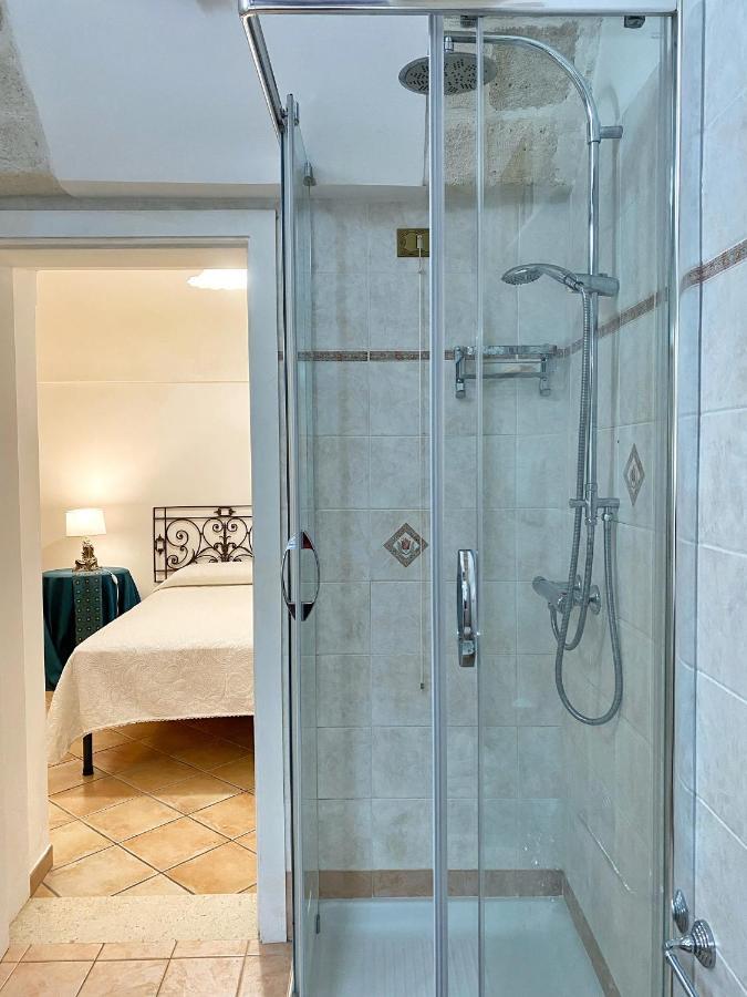 La Dimora Del Mercante - Puglia Mia Apartments Monopoli Bagian luar foto