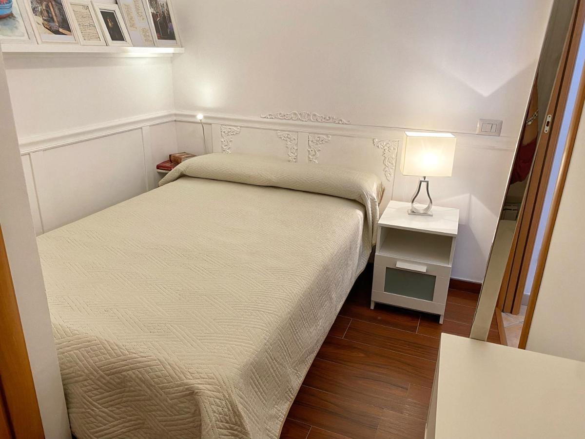 La Dimora Del Mercante - Puglia Mia Apartments Monopoli Bagian luar foto