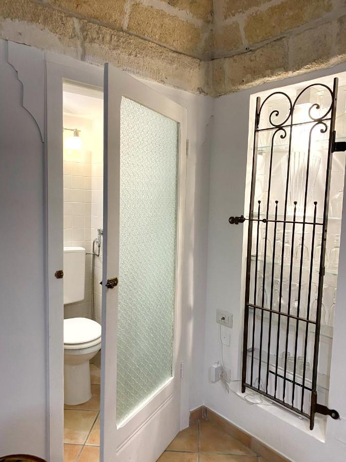 La Dimora Del Mercante - Puglia Mia Apartments Monopoli Bagian luar foto