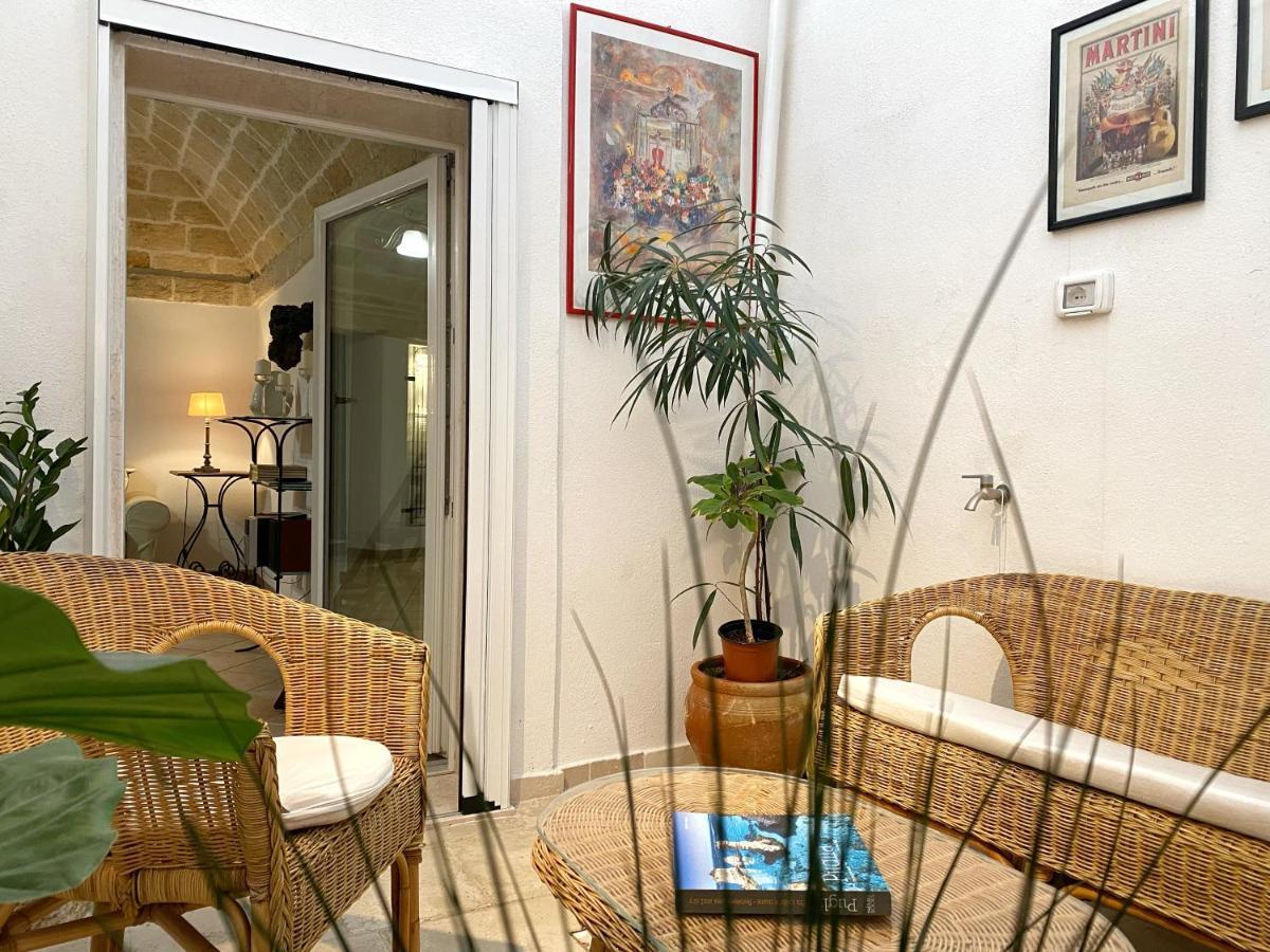 La Dimora Del Mercante - Puglia Mia Apartments Monopoli Bagian luar foto
