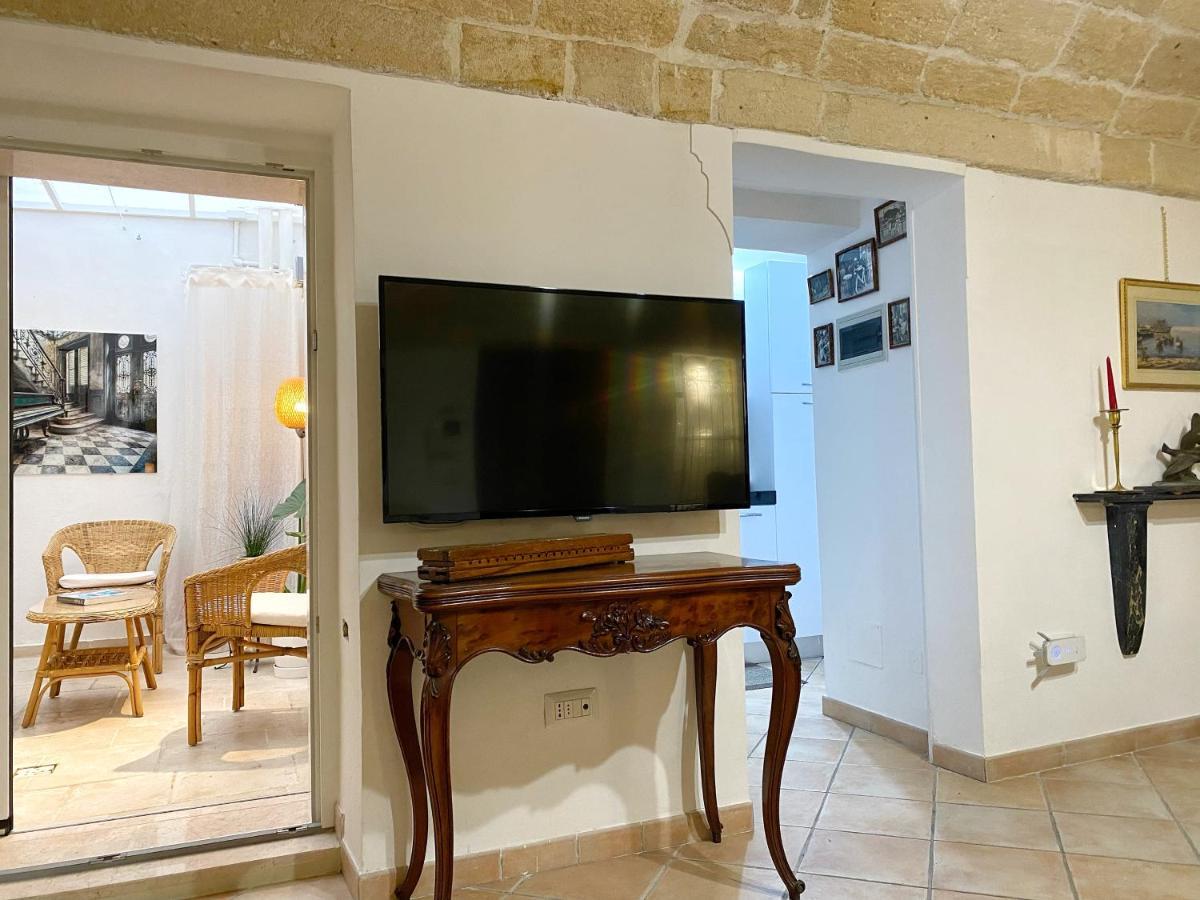 La Dimora Del Mercante - Puglia Mia Apartments Monopoli Bagian luar foto