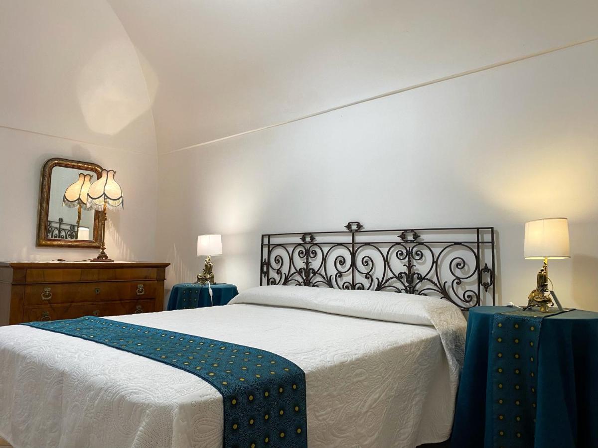 La Dimora Del Mercante - Puglia Mia Apartments Monopoli Bagian luar foto
