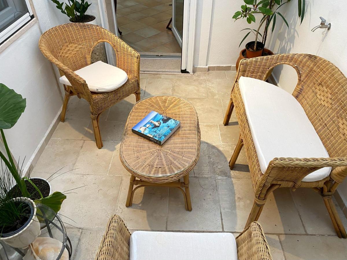 La Dimora Del Mercante - Puglia Mia Apartments Monopoli Bagian luar foto
