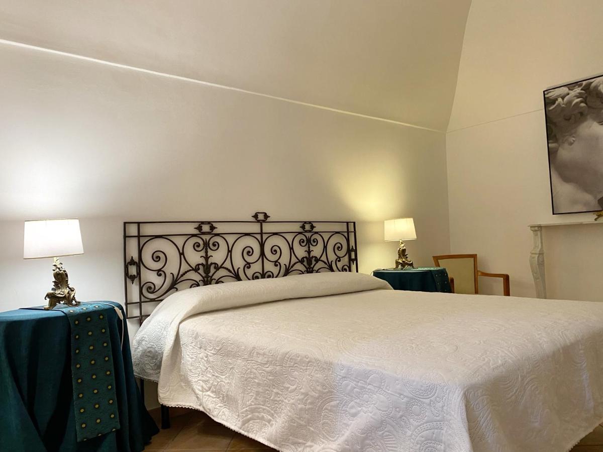 La Dimora Del Mercante - Puglia Mia Apartments Monopoli Bagian luar foto