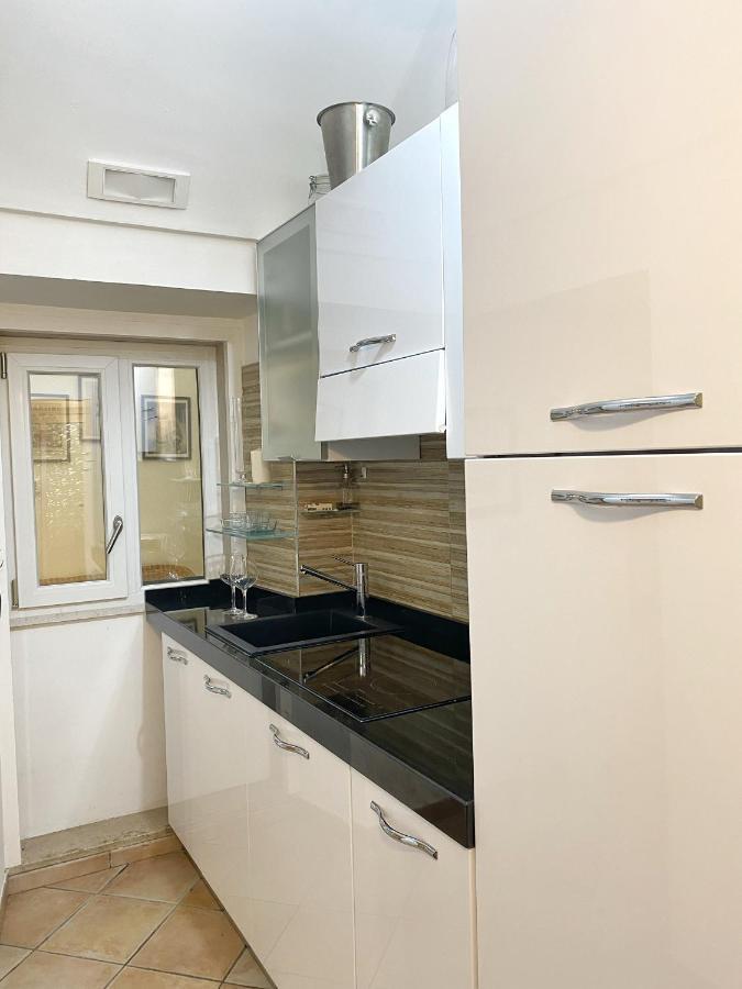 La Dimora Del Mercante - Puglia Mia Apartments Monopoli Bagian luar foto