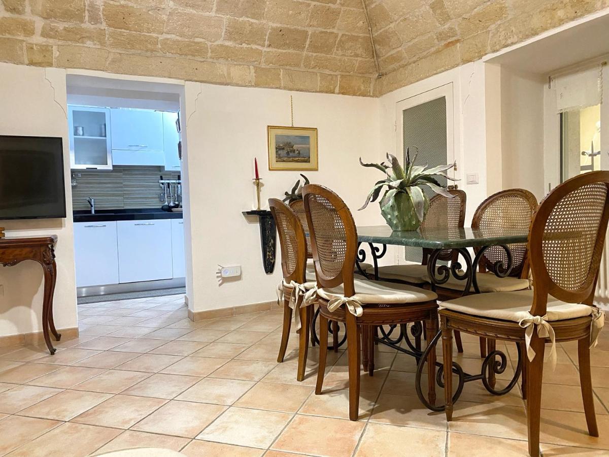 La Dimora Del Mercante - Puglia Mia Apartments Monopoli Bagian luar foto